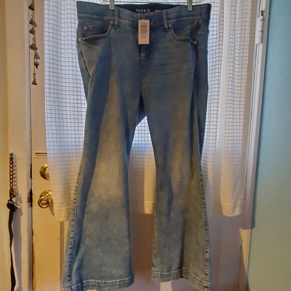 NWT TORRID Sz 18 Jean Denim Woman's Plus Size New Jeans with tags - Picture 1 of 7